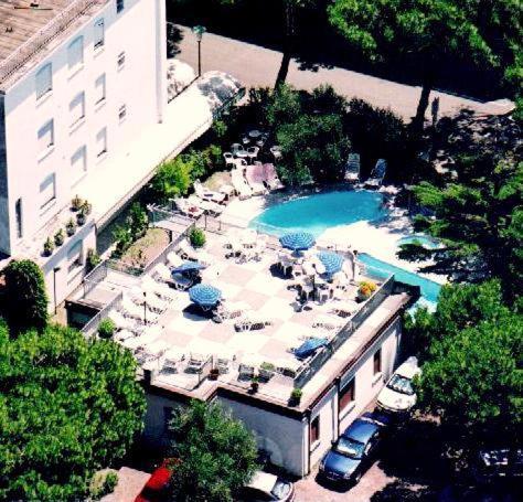 Hotel Manzoni Лидо ди Йезоло Екстериор снимка